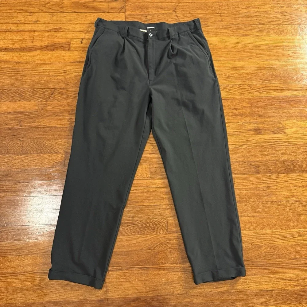 Mens Black Nike Golf pants in a size 38x32 Dri-FIT moisture-wicking technology